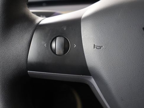 Used 2023 Tesla Model 3 Standard Range image 39