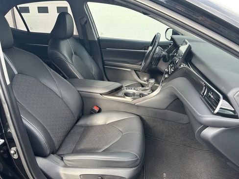 Used 2022 Toyota Camry XSE image 26