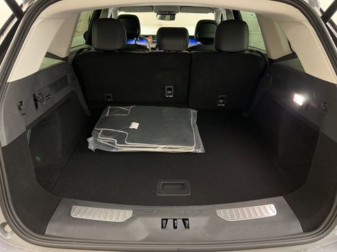 Used 2025 Lincoln Nautilus Premier image 36