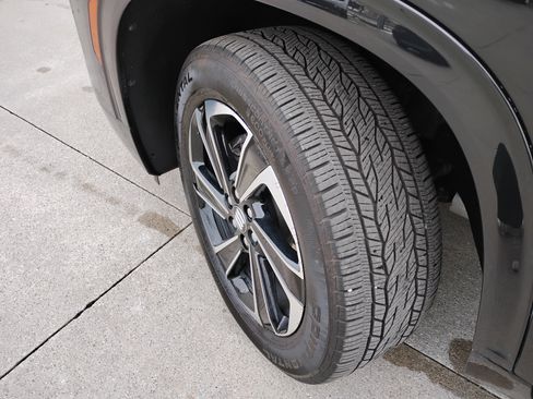 Used 2025 Buick Enclave Sport Touring image 24