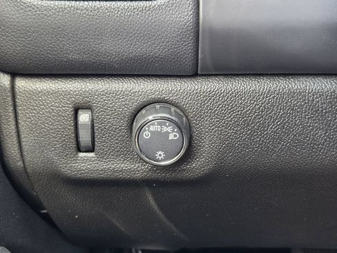 Used 2022 Chevrolet Colorado LT w/ Fleet Safety Package RWD image 22
