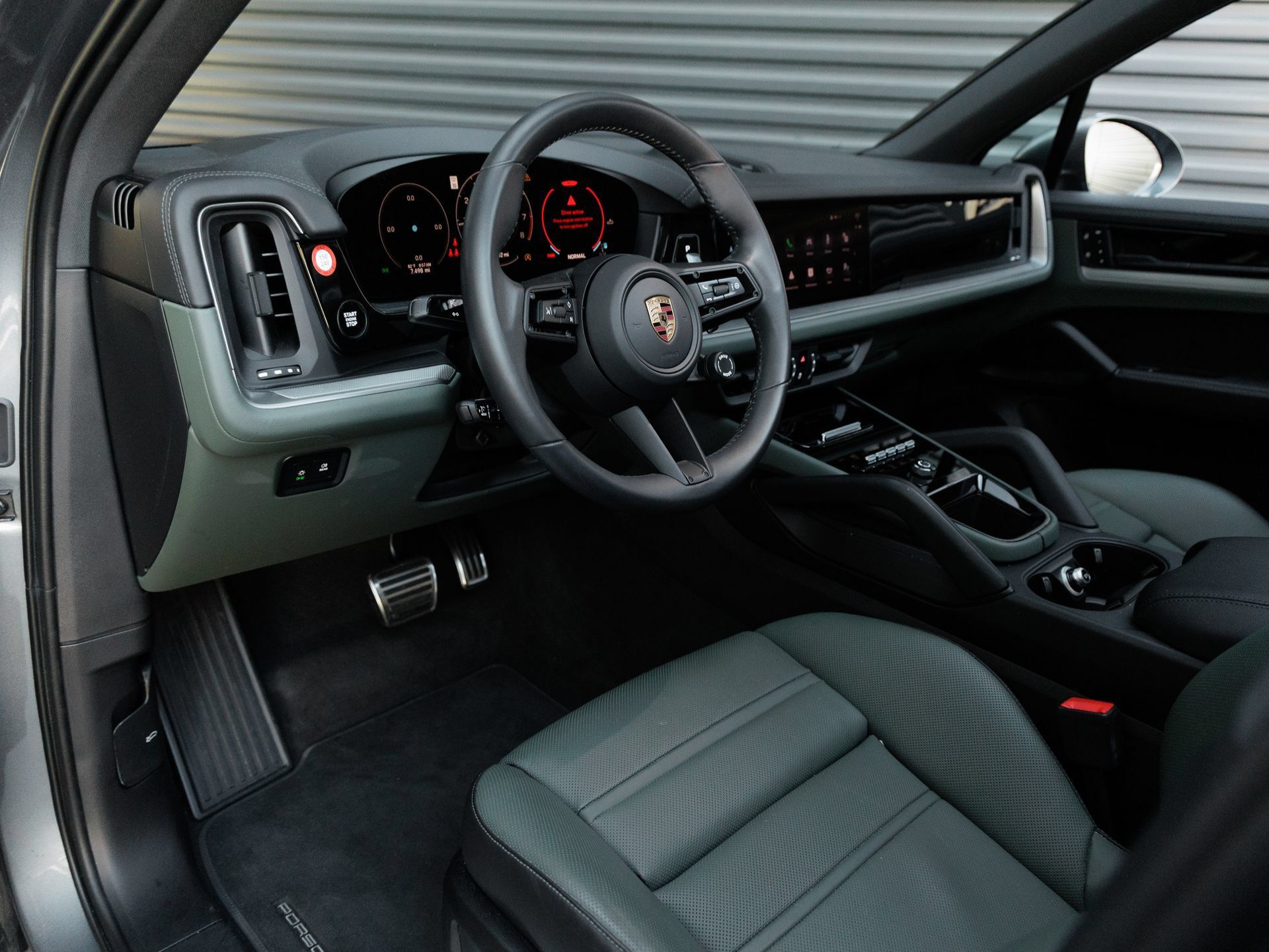 Certified 2026 Porsche Cayenne S AWD/4WD image 4