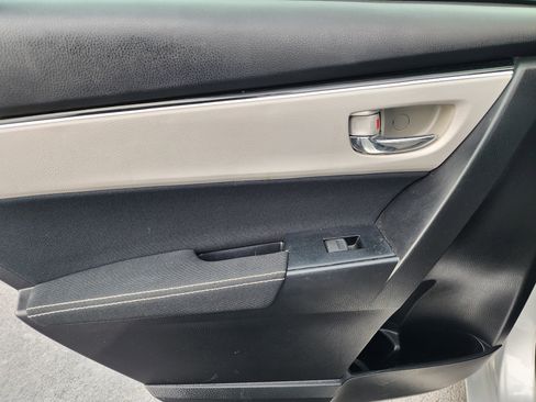 Used 2017 Toyota Corolla LE image 15