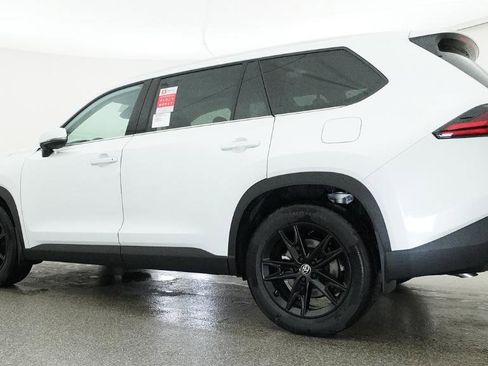 New 2026 Toyota Grand Highlander Platinum image 24