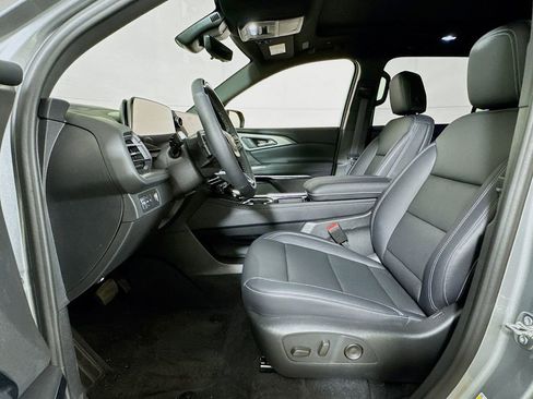 New 2026 Chevrolet Traverse LT w/ Enhanced Driving Package FWD image 12