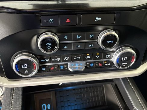 Used 2024 Ford Expedition Max XLT image 29