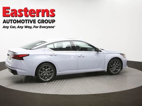 Used 2023 Nissan Altima 2.0 SR FWD image 43