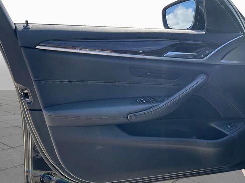 Used 2022 BMW 530i w/ M Sport Package RWD image 19