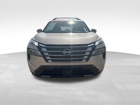 Used 2025 Nissan Rogue Platinum AWD/4WD image 3
