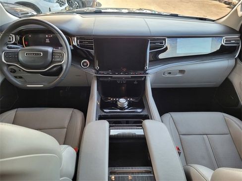 Used 2022 Jeep Wagoneer Series III image 6