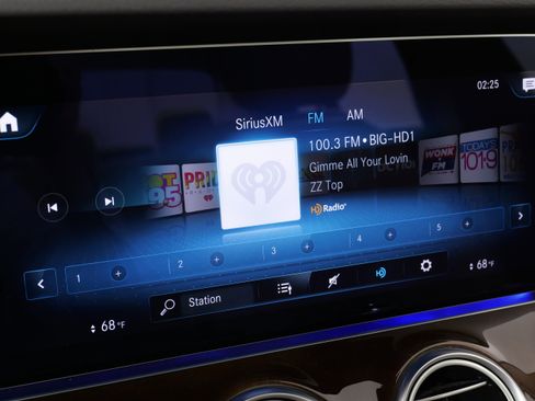 Used 2021 Mercedes-Benz E 350 E 350 4MATIC w/ Premium Package image 48