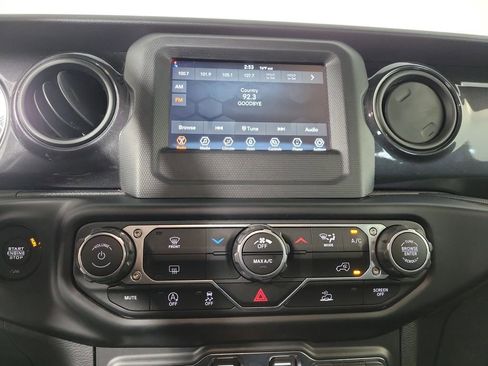 Used 2022 Jeep Wrangler Unlimited Sport AWD/4WD image 19