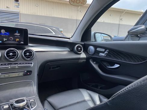 Used 2017 Mercedes-Benz GLC 300 4MATIC Coupe image 4