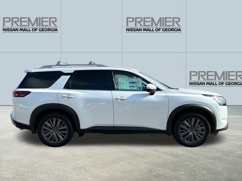 New 2025 Nissan Pathfinder SL w/ SL Premium Package image 4