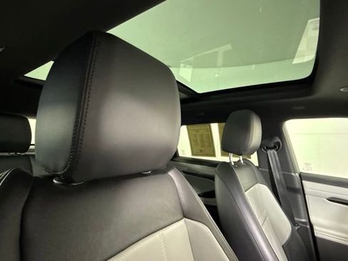 Used 2022 Land Rover Range Rover Evoque R-Dynamic S image 35