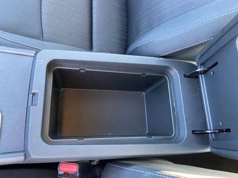 Used 2025 Nissan Altima 2.5 SV FWD image 38