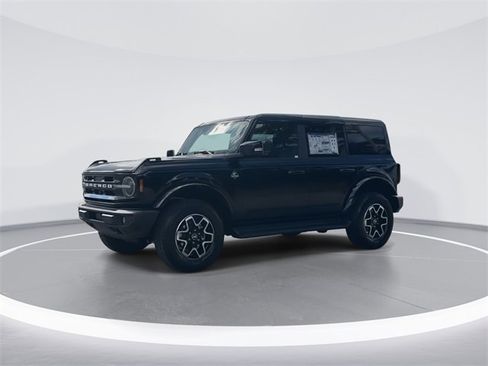 New 2025 Ford Bronco Outer Banks image 4