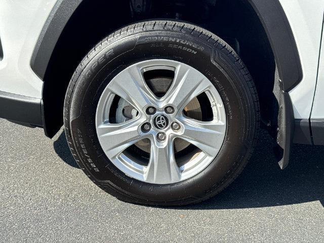 Certified 2021 Toyota RAV4 LE AWD/4WD image 6