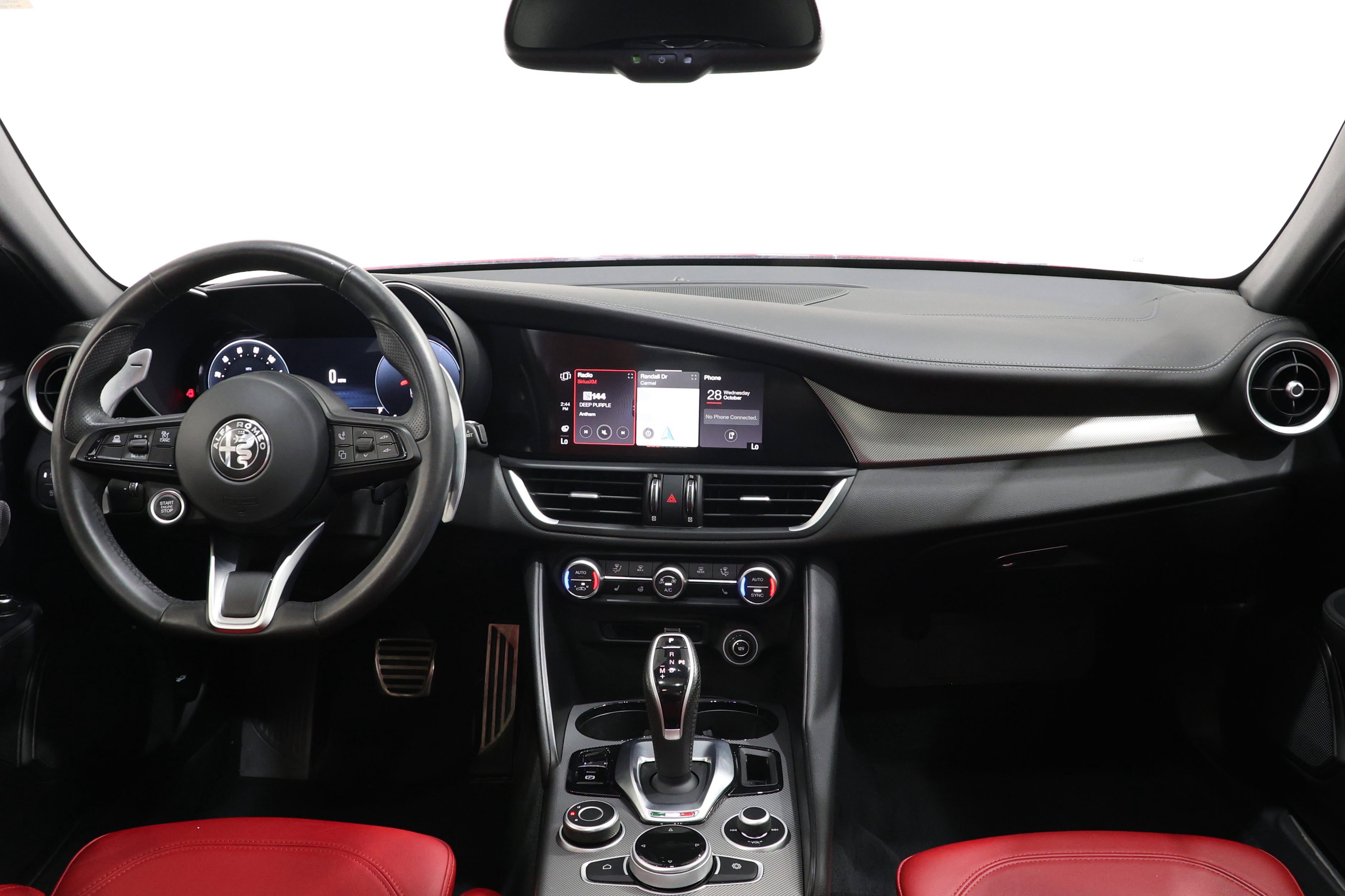 Certified 2024 Alfa Romeo Giulia Veloce AWD/4WD image 13