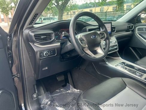 Used 2023 Ford Explorer XLT w/ Equipment Group 202A AWD/4WD image 25
