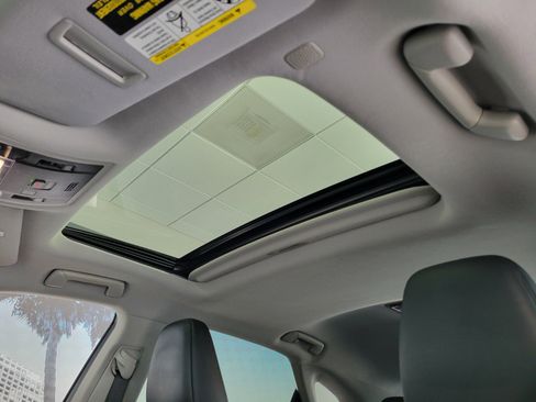 Used 2018 Lexus RX 450h AWD w/ Cold Area Package image 11