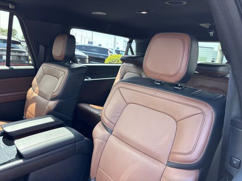 Certified 2024 Lincoln Navigator L Reserve AWD/4WD image 26