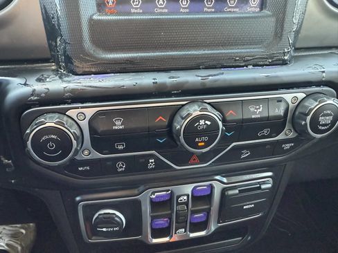 Used 2020 Jeep Wrangler Unlimited Sport AWD/4WD image 10