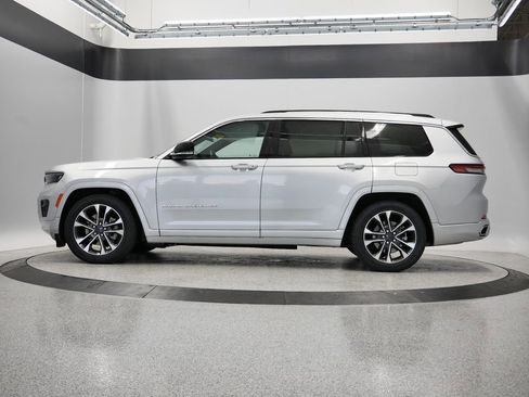Certified 2024 Jeep Grand Cherokee L Overland w/ Trailer Tow Package image 45