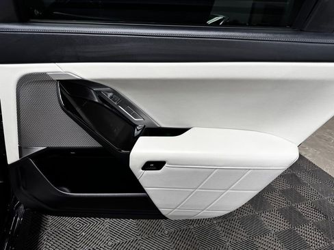 Used 2025 BMW 740i w/ Premium Package image 52