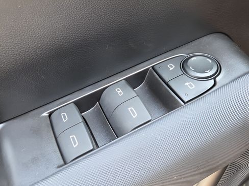 Used 2024 Chevrolet Colorado Z71 AWD/4WD image 29