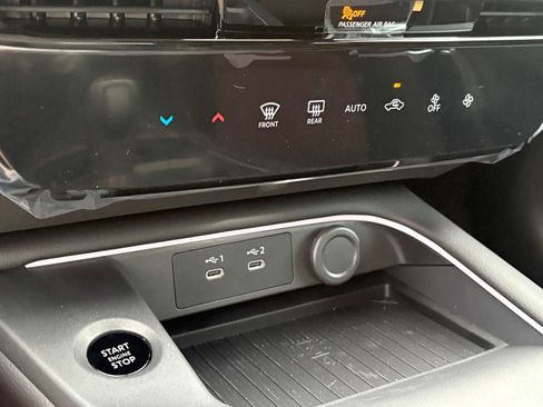 New 2026 Nissan Sentra SR FWD image 15