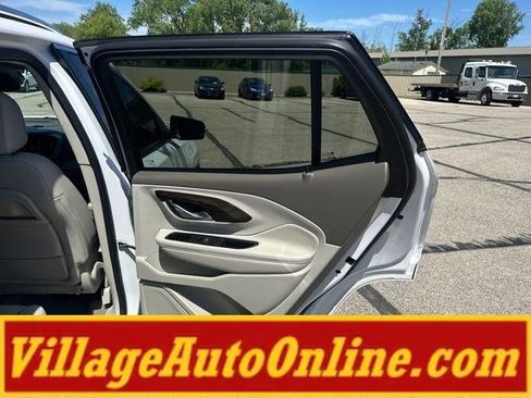 Used 2018 GMC Terrain Denali w/ Advanced Safety Package AWD/4WD image 39