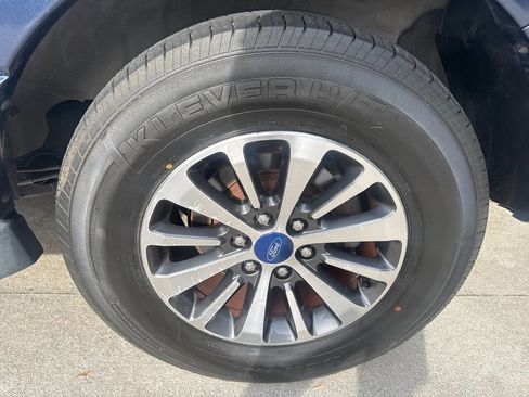 Used 2015 Ford Expedition XLT w/ Equipment Group 201A image 27