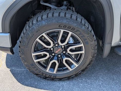 New 2026 GMC Sierra 1500 AT4 w/ AT4 Premium Package AWD/4WD image 9
