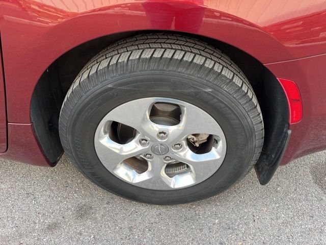 Used 2019 Chrysler Pacifica Touring-L FWD image 22