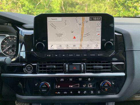 Used 2023 Nissan Pathfinder SL FWD image 18