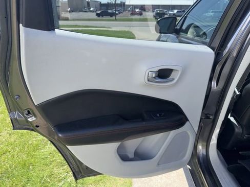 Used 2018 Jeep Compass Limited w/ Navigation Group image 16