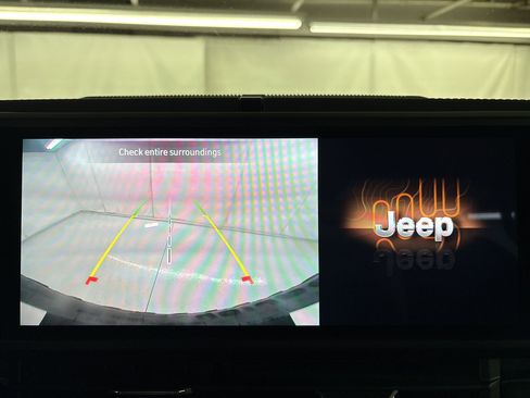 Used 2025 Jeep Wrangler Unlimited Rubicon 4xe w/ Safety Group AWD/4WD image 26