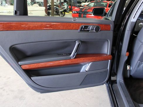 Used 2004 Volkswagen Phaeton V8 AWD/4WD image 32
