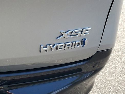 Used 2024 Toyota Sienna XSE image 11