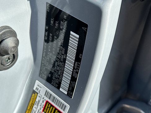 Certified 2025 Toyota Highlander XLE image 38