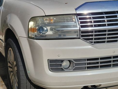 Used 2014 Lincoln Navigator 2WD image 4