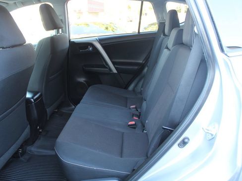 Used 2016 Toyota RAV4 XLE FWD image 24