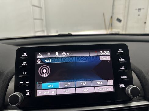 Used 2019 Honda Accord Sport image 14