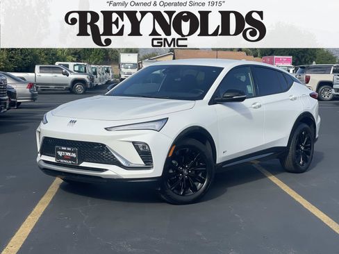 Used 2025 Buick Envista Sport Touring image 1