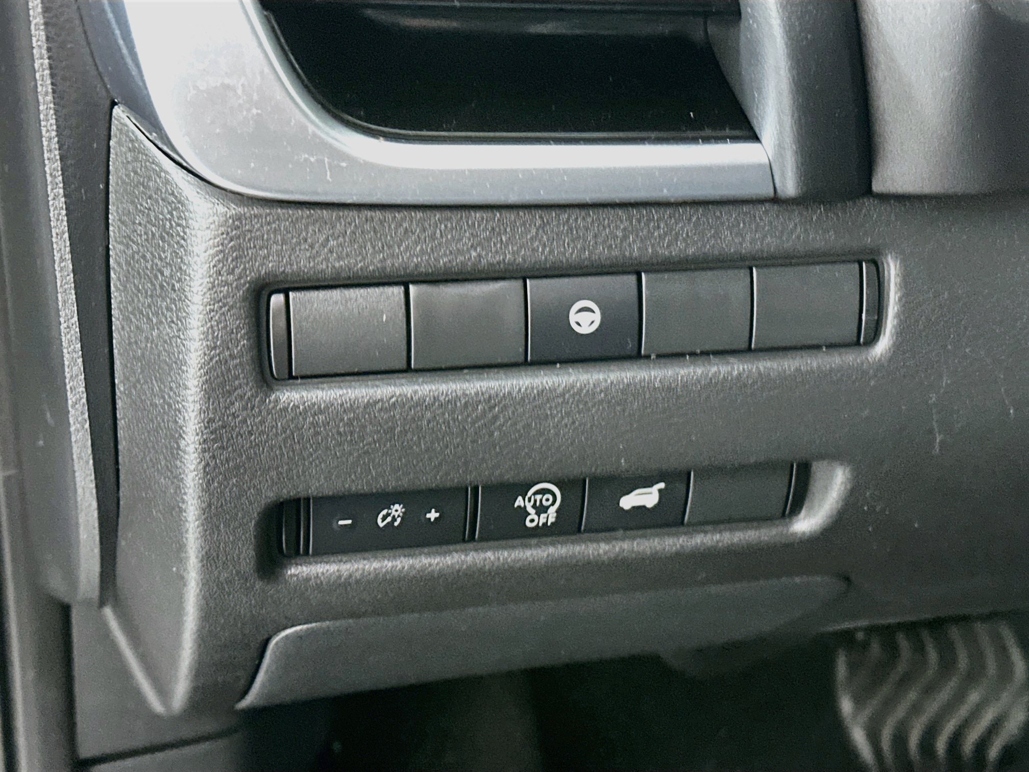 Used 2023 Nissan Rogue SL w/ SL Premium Package FWD image 17