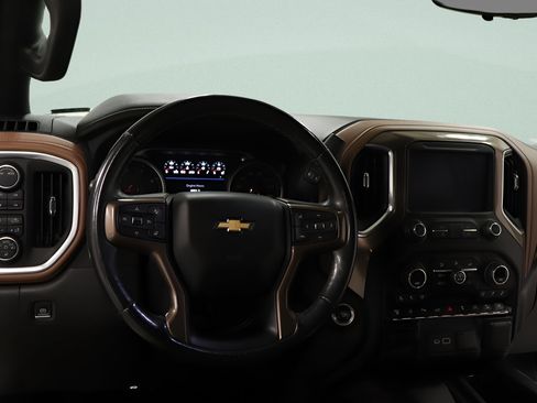 Used 2022 Chevrolet Silverado 2500 High Country w/ Z71 Off-Road Package AWD/4WD image 6