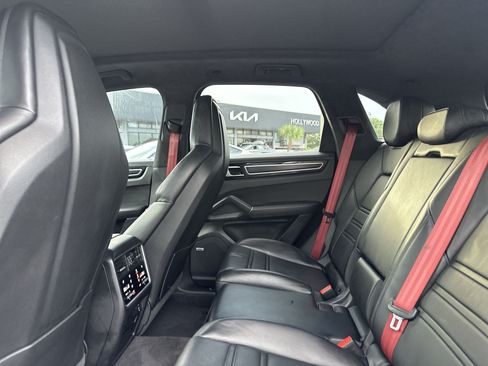 Used 2021 Porsche Cayenne GTS AWD/4WD image 22