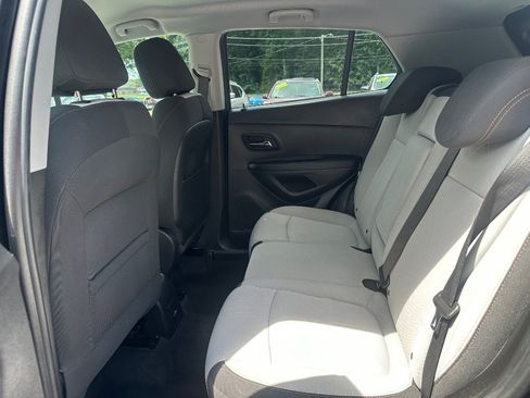 Used 2020 Chevrolet Trax LT FWD image 13