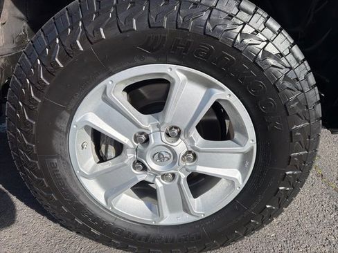 Used 2016 Toyota Tundra SR5 w/ SR5 Upgrade Package image 2